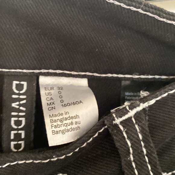 “H&M” black jeans w white threading; size 0; NWOT - Picture 4 of 5